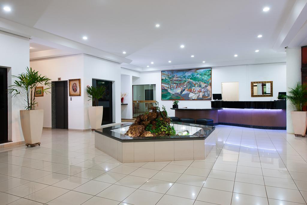 Carlton Plaza Hotel Уберландія Екстер'єр фото