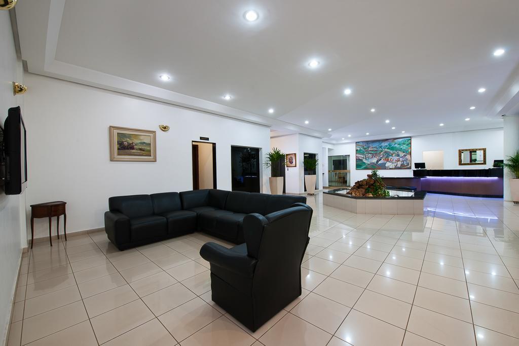 Carlton Plaza Hotel Уберландія Екстер'єр фото